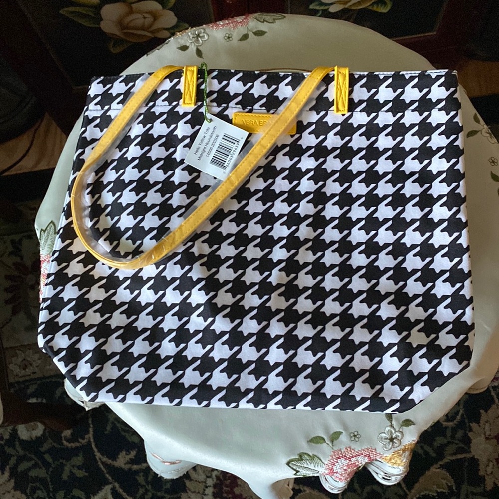 🌻SALE🌻VINTAGE, RATE, HELLO YELLOW TOTE from Vera Bradley